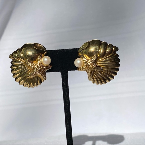 Vintage Avon Faux Pearl Shell Star Theme Gold Tone Earrings - Picture 14 of 15